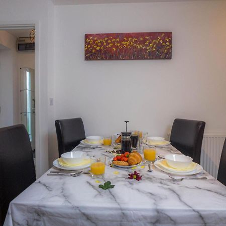 Modern 2 Bed House With Parking And Garden Villa Nottingham Buitenkant foto